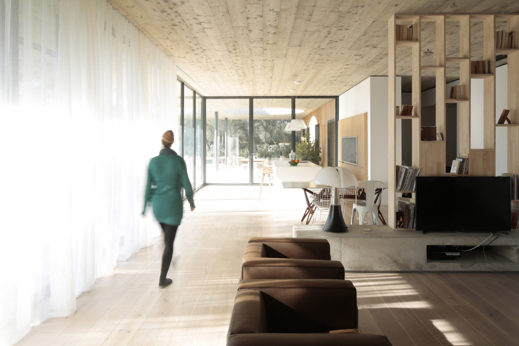 Maison d'architecte 0.82 avec une ouverture circulaire à Nîmes