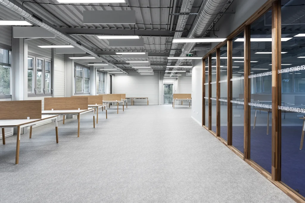 bureaux zone aéroportuaire de Nîmes Grande Provence Méditerranée