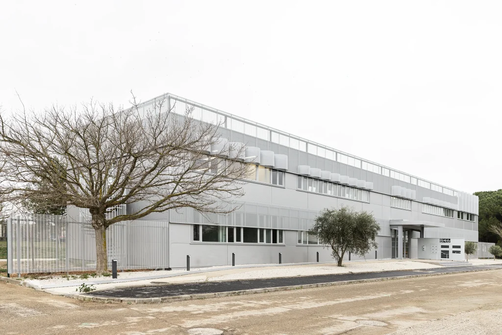 bureaux zone aéroportuaire de Nîmes Grande Provence Méditerranée