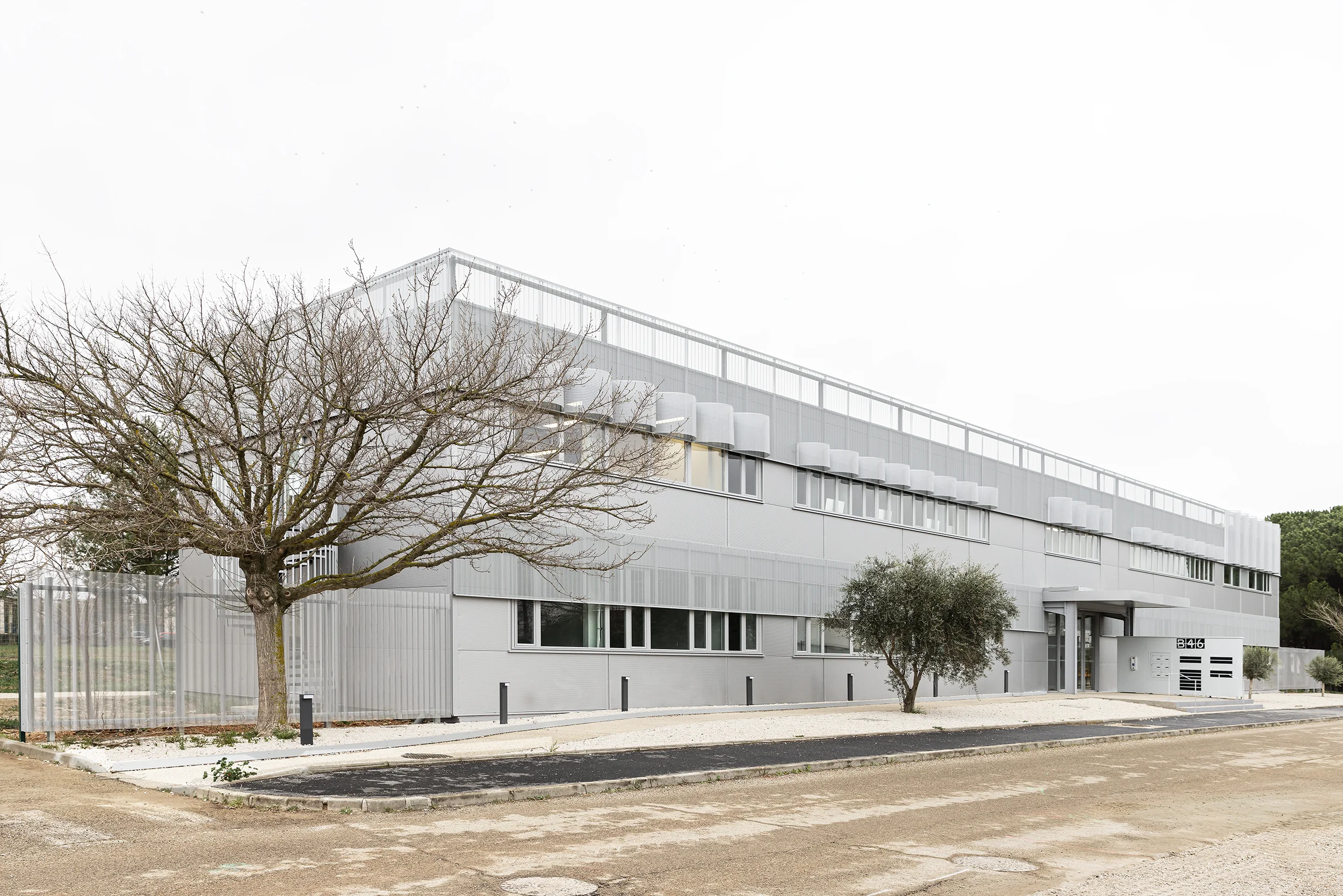 bureaux zone aéroportuaire de Nîmes Grande Provence Méditerranée
